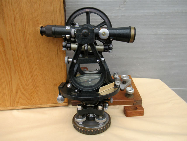 中古】希少 昔のもの 当時もの 測量機器 トランシット TOKO 東光4T 木