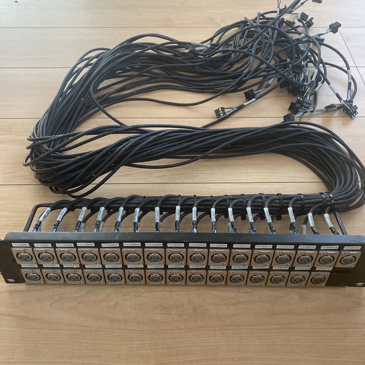 XLR パッチパネル パッチ盤 コネクタ盤 オス メス 13ch 【ジャンク品
