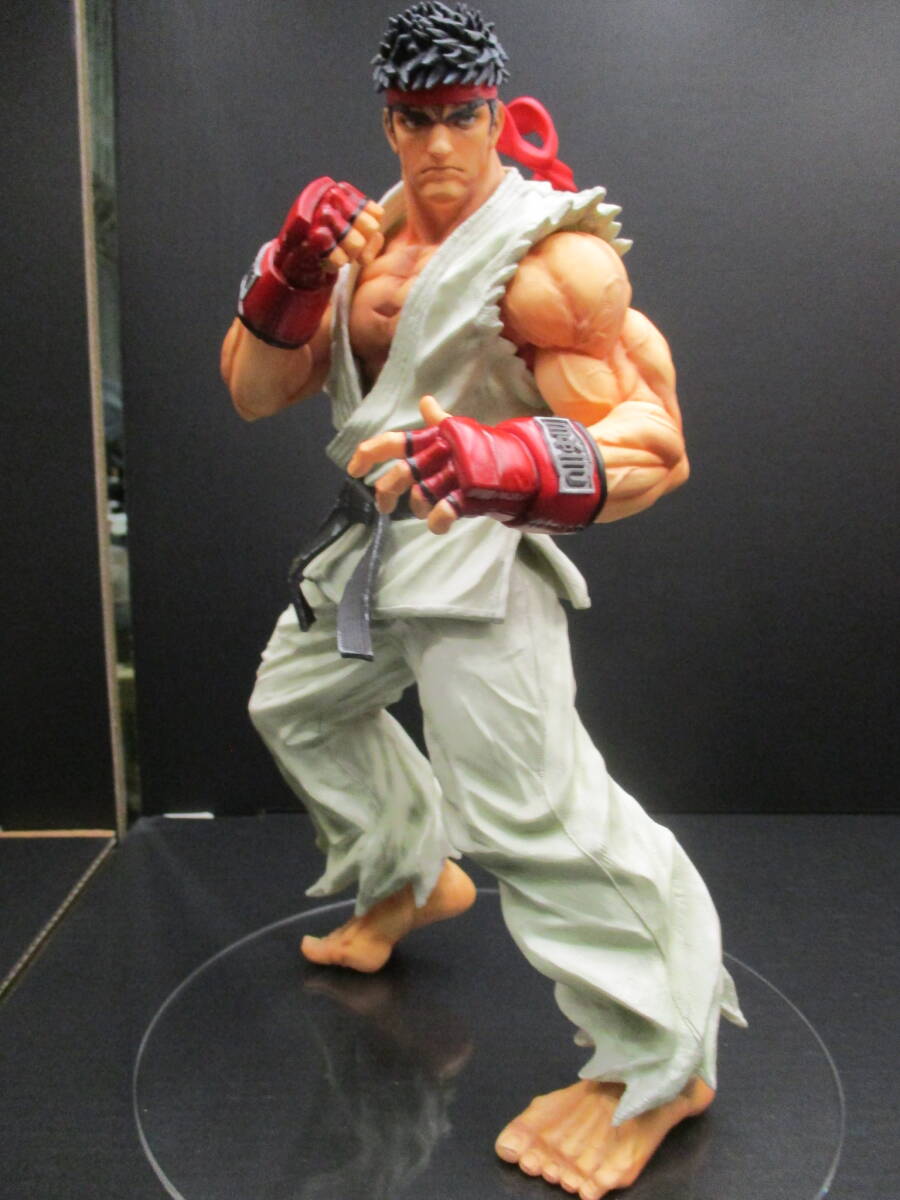 ストリートファイターZERO3】ユーリ＆ユーニ 1/15スケール ガレージ