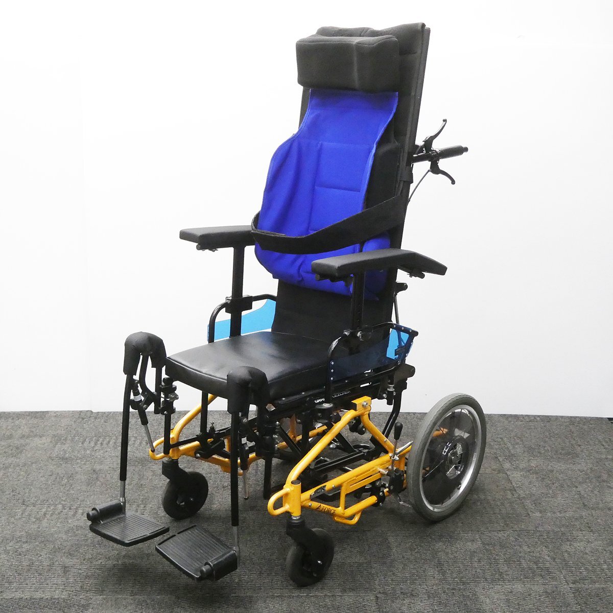 中古】◎2 FORCE ティルト・リクライニング車椅子 グランドフリッ