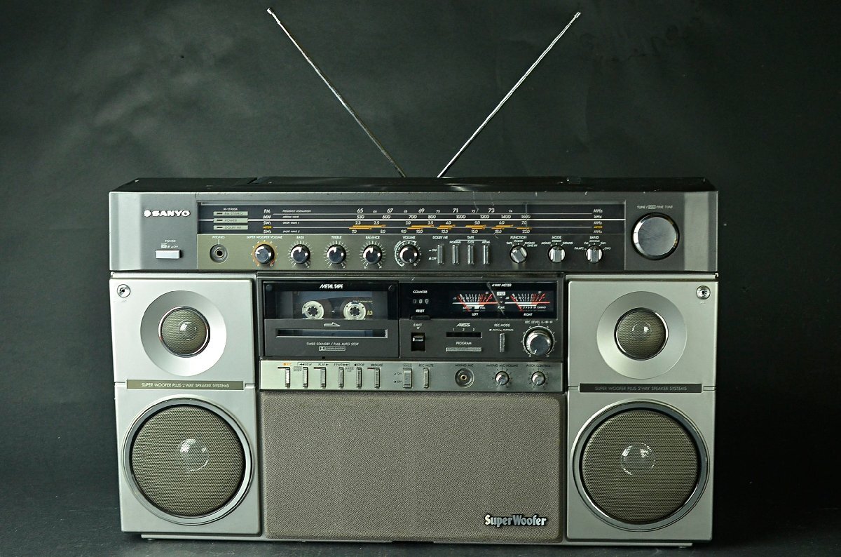 中古】昭和レトロ 赤いダブルラジカセ SANYO MR-WU4の落札情報詳細