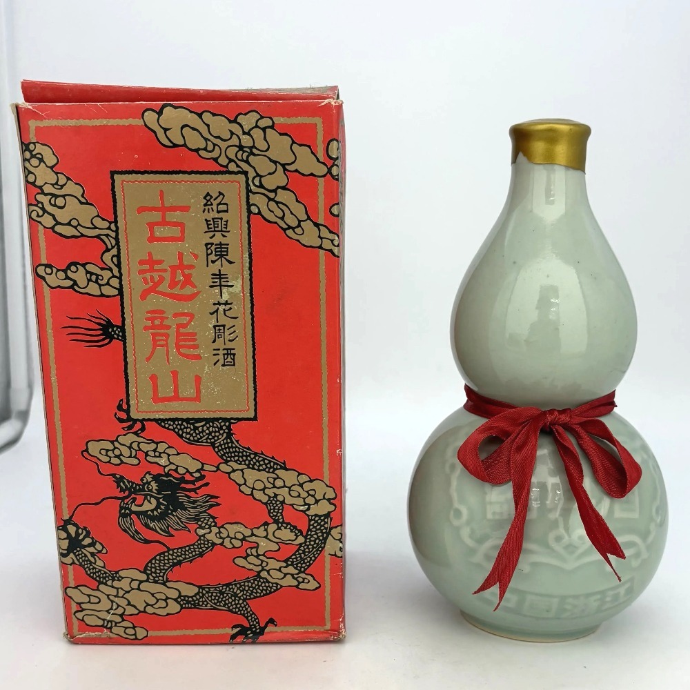 ☆紹興酒 古越龍山 中国浙江 ひょうたん型陶器 18度 750ml（重量 1115g
