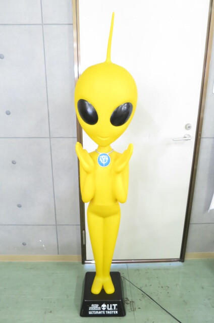 日清 カップヌードル UT 等身大フィギュア 宇宙人 中古品の落札情報