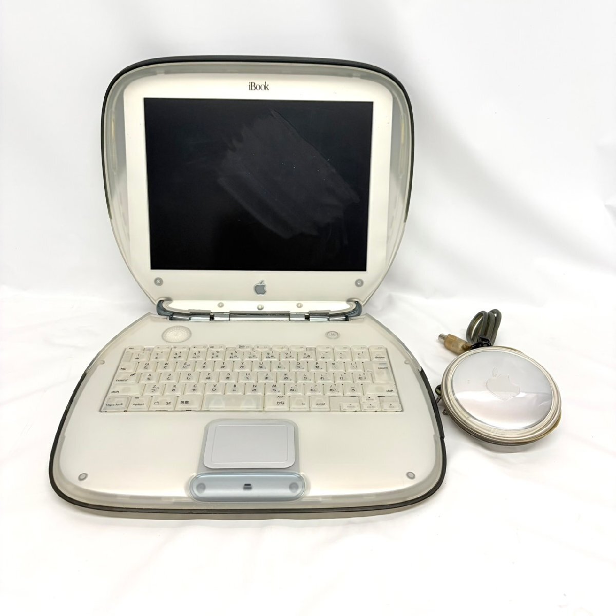 Apple iBOOK M2453 　起動します。付属品あります。　ジャンク扱い Apple アップル iBook M2453 アイブック ノート パソコン PCの落札情報