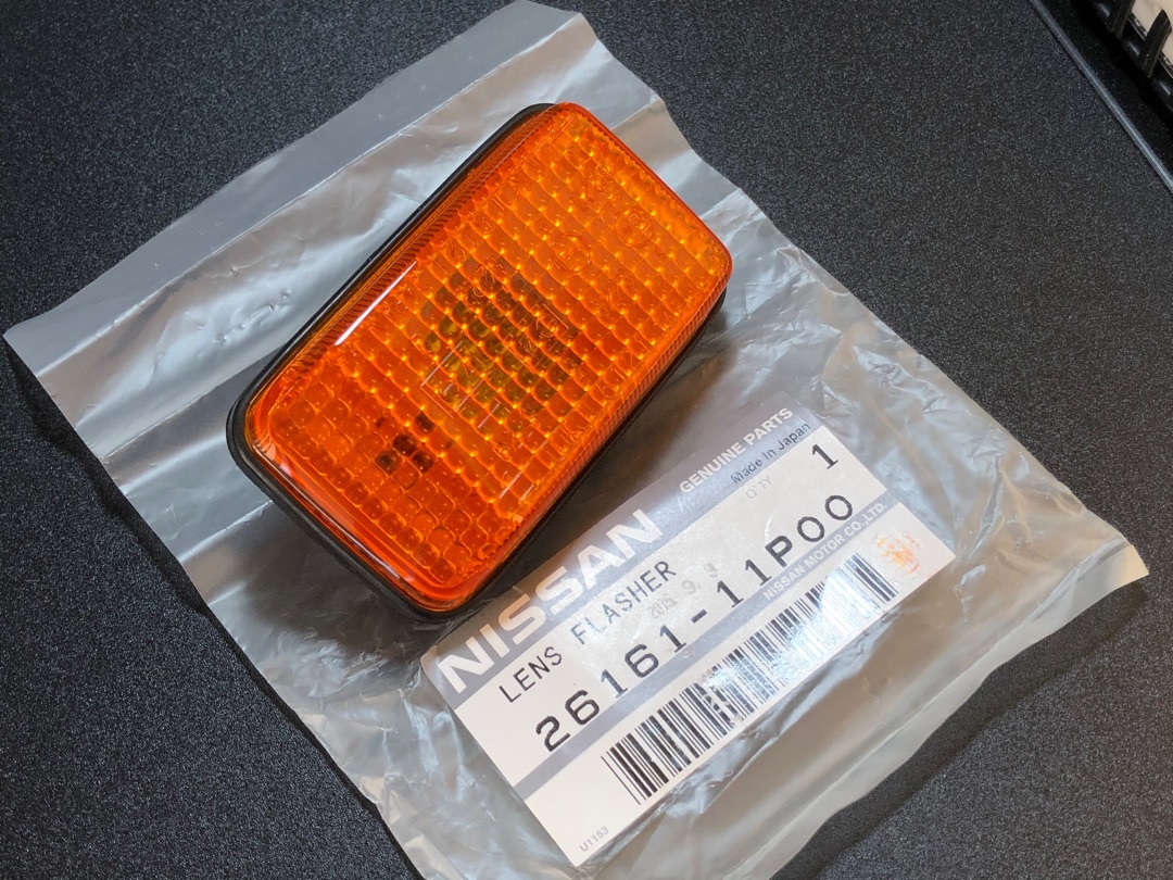 NSSAN 300ZX(Z31北米車) 87~純正フロントマーカーレンズ左右 新品】Z31