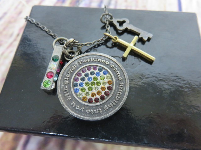 Glamb グラム アクセサリー ネックレス コイン メダル 貨幣 十字架 鍵 チェーン の落札情報詳細 ヤフオク落札価格情報 オークフリー スマートフォン版