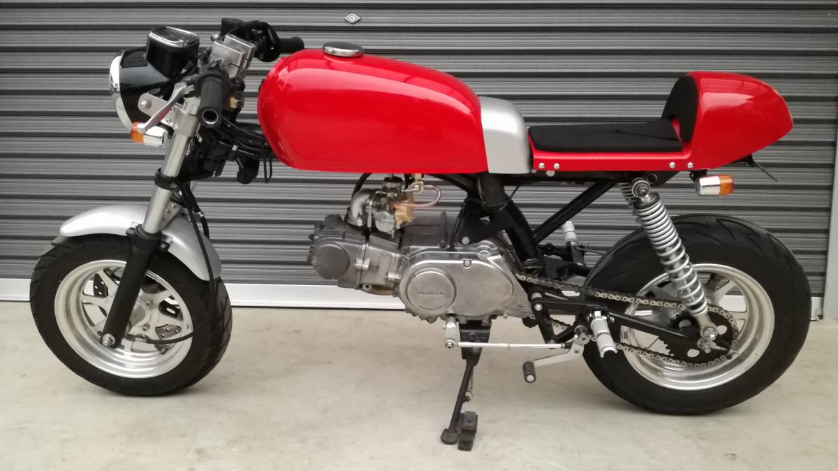 中華製モンキーフレーム使用 なんちゃってカフェレーサー ホンダ6V