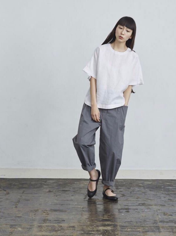 atelier naruse コクーンワンピース 鉛白バックボタン付き