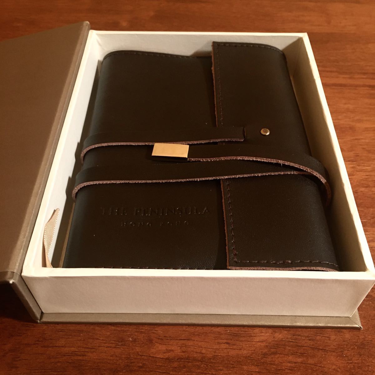 ペニンシュラホテル 香港 The Peninsula Hong Kong 革製 高級 ブックカバー メモ帳 手帳カバー 非売品 ／ キャセイ