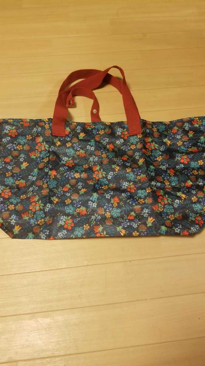 新品未使用 Uniqlo ユニクロ Liberty London リバティ ロンドン マルチバッグ エコバッグ ノベルティ トートバッグ の落札情報詳細 ヤフオク落札価格情報 オークフリー スマートフォン版