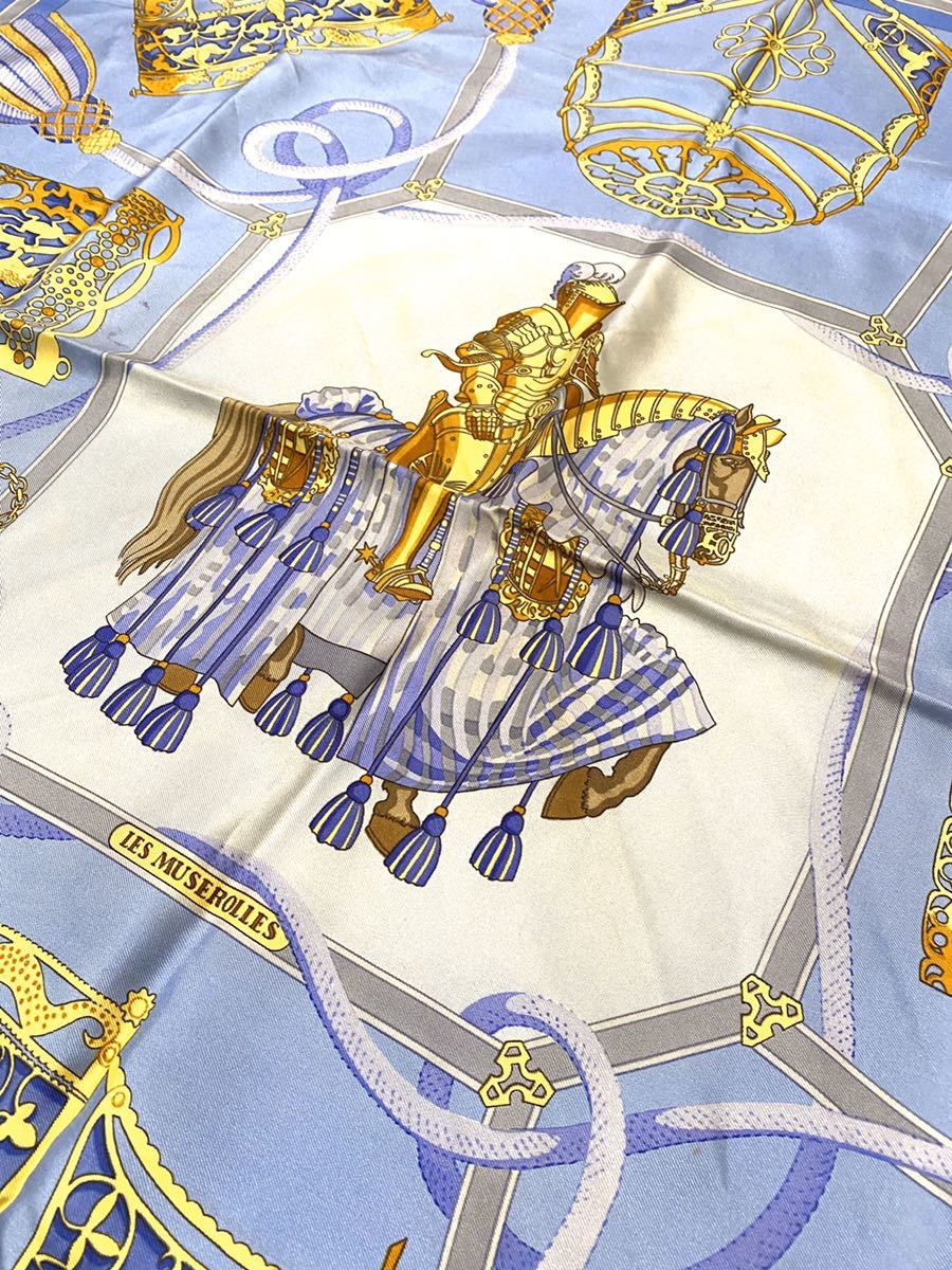 HERMES エルメス LES MUSEROLLES 鼻革 カレ90 ブルー系 【公式通販】