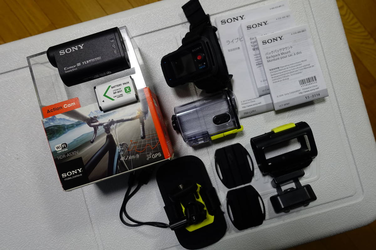 SONY ソニー アクションカメラ HDR-AS30V 付属品多数(美品 SONY ソニー アクションカメラ HDR-AS30V 付属品多数(美品