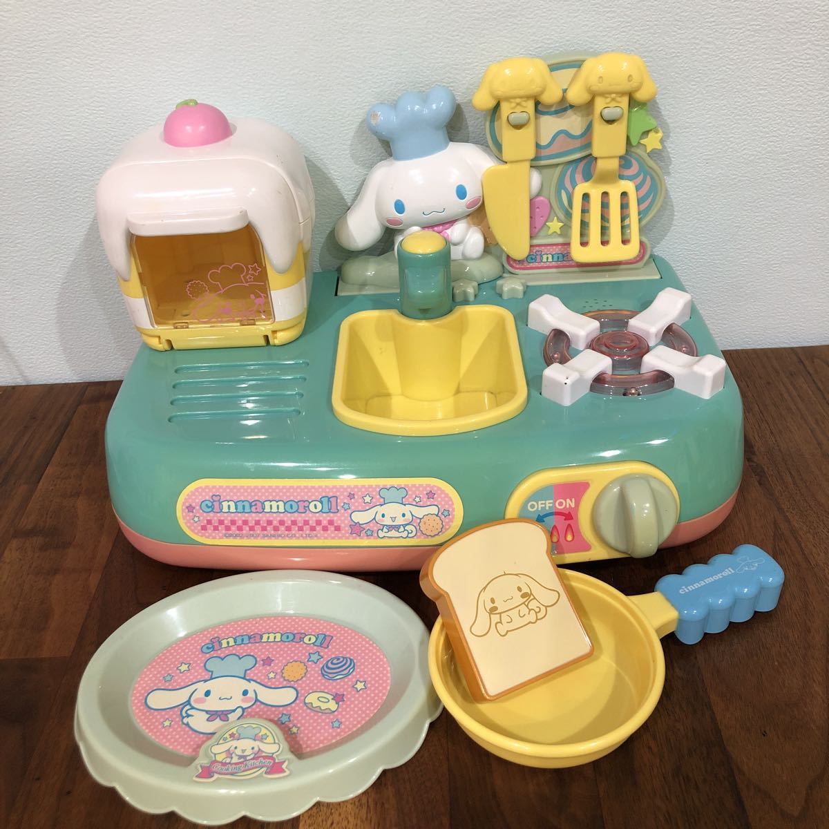 廃盤希少品】シナモロールといっしょに クッキングキッチン