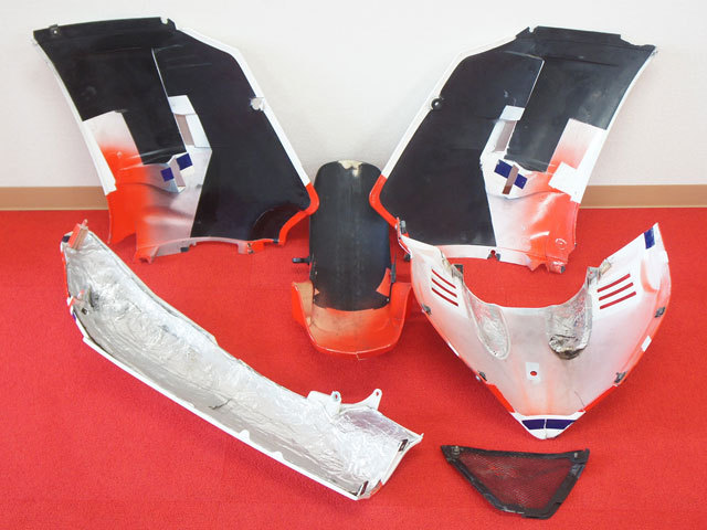 RZV500R カウリング ストーンガードRZV500R カウリング ストーンガード