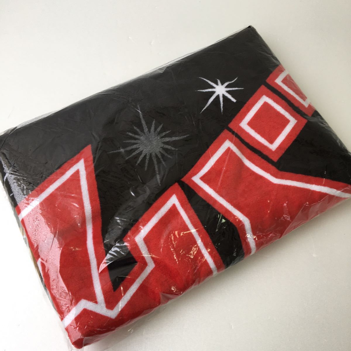 矢沢永吉ビーチタオル 黒地 赤文字 矢沢永吉ビーチタオル 黒地 赤文字 矢沢永吉ビーチタオル 黒地 赤文字