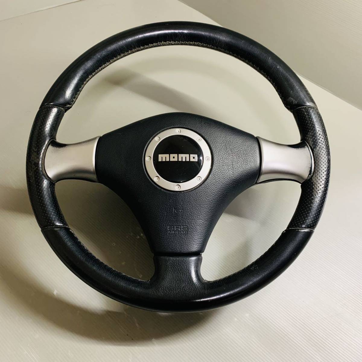 MOMO ステアリングホイール 未使用 セット 日産グロリア用フルセット ダイハツ純正 ステアリングホイール L550等 2026年最新 | momo