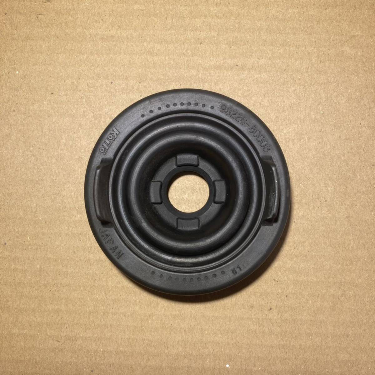 ヘッドライト バルブカバー ゴムカバー トヨタ ハイエースなど KOITO
