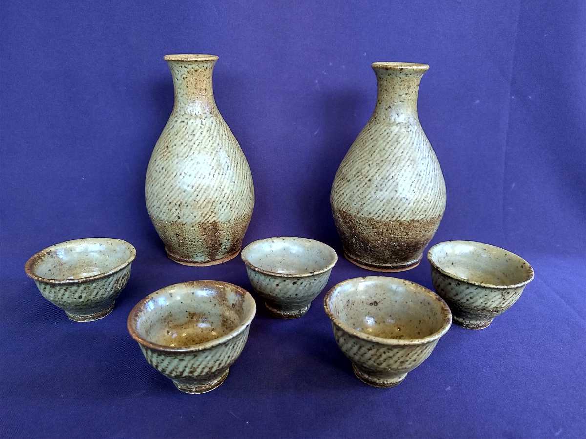 益子　人間国宝　島岡達三　作　縄文象嵌盃 益子 人間国宝 島岡達三 作 縄文象嵌盃 益子焼『縄文象嵌徳利2客、