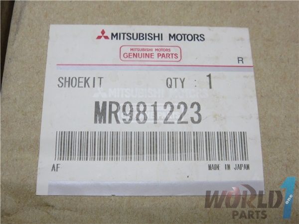 新品】三菱 MITSUBISHI 純正 ブレーキシュー 旧車 左右セット