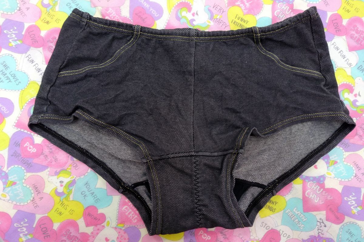 ホットパンツ　ロリ 