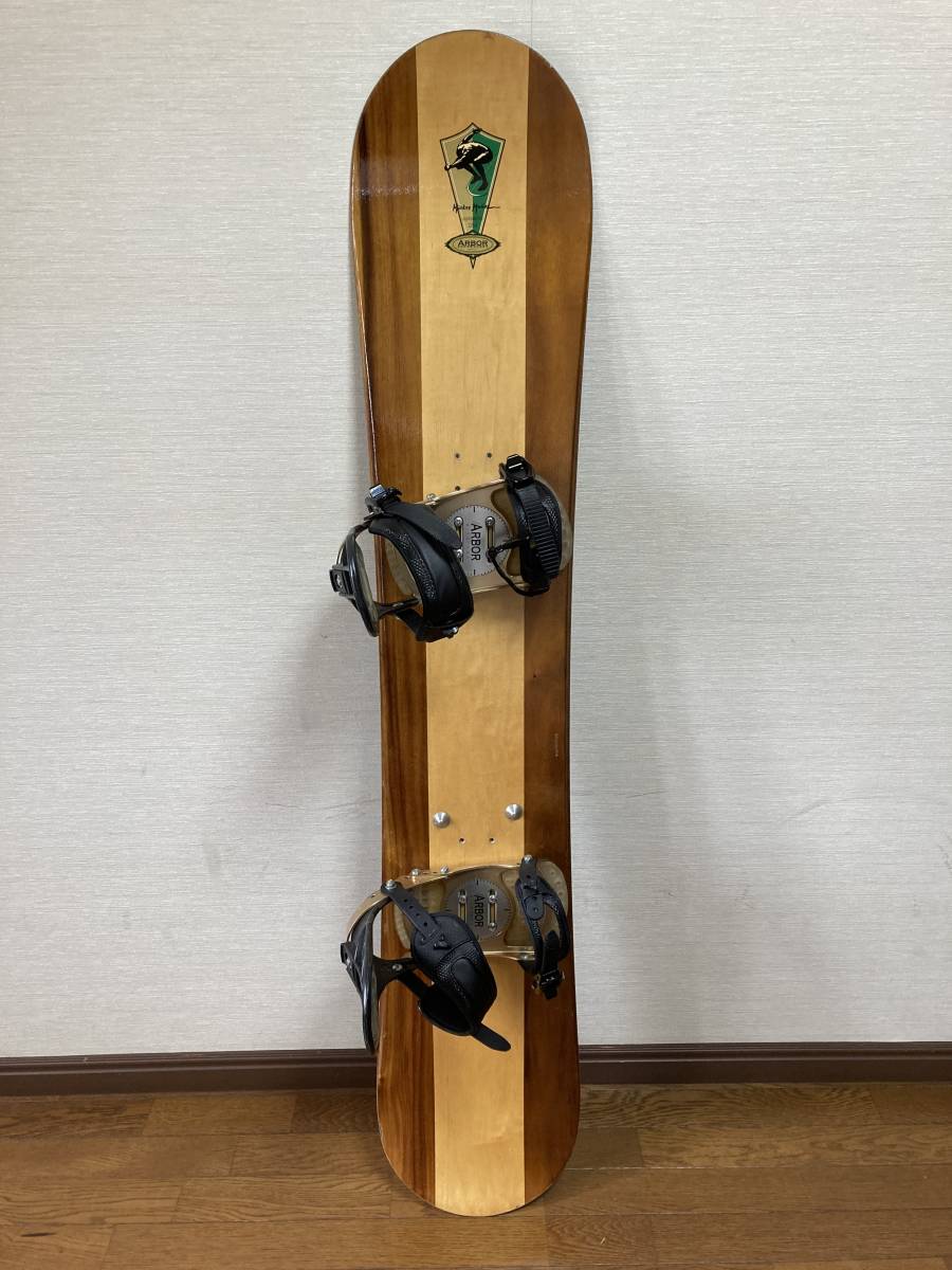 アーバー スノーボード ミッキームニョスモデル