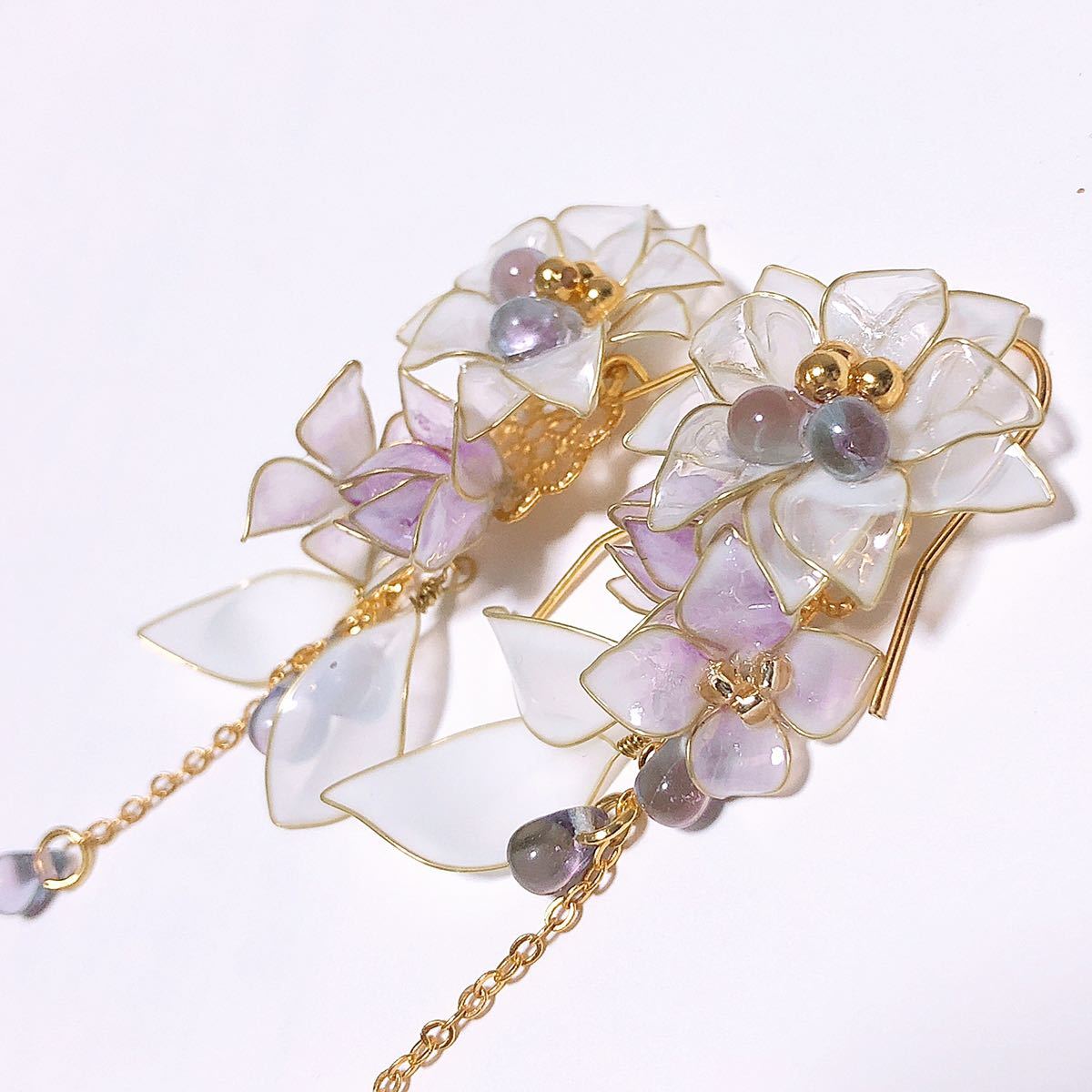 新品 3輪の花 ピアス イヤリング ディップアート アメリカンフラワー 花びら 可愛い 結婚式 ブライダル ウェディング 誕生日 プレゼント 白 の落札情報詳細 ヤフオク落札価格情報 オークフリー スマートフォン版