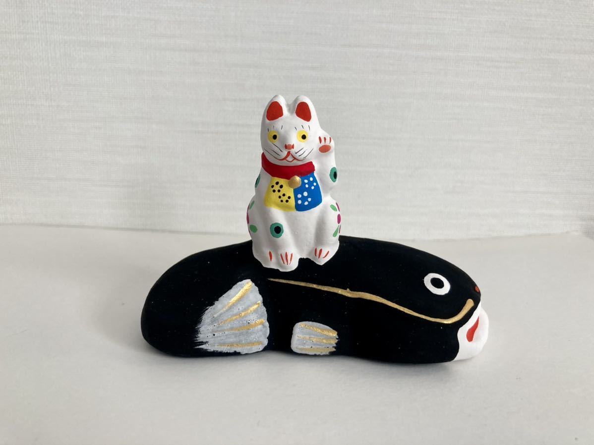 新品】【新品・箱付】会津中湯川人形 鯰乗り招き猫 検）郷土玩具民芸品