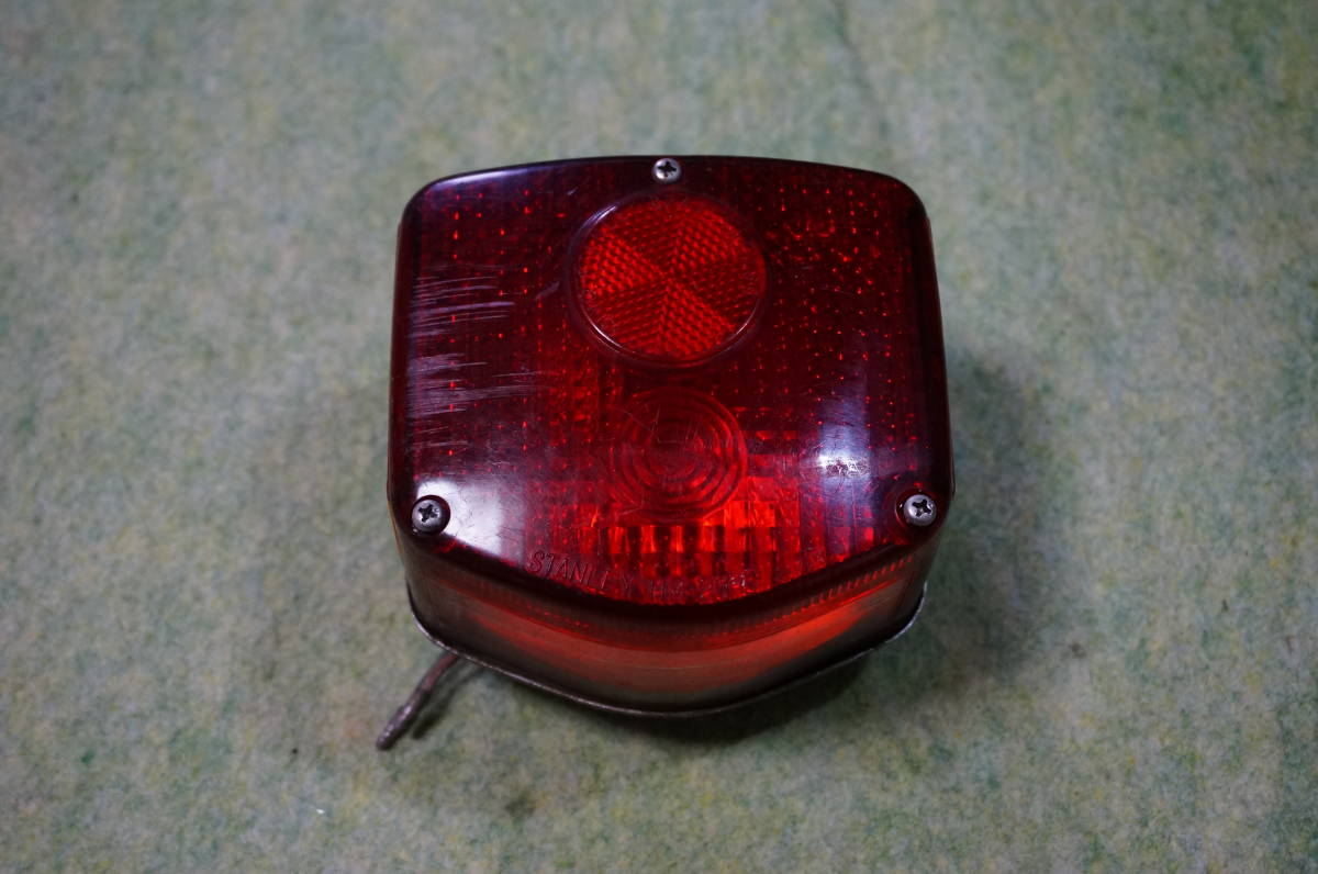 ホンダ 中古 テールライト エルシノア Mt250 Sl250s の落札情報詳細 ヤフオク落札価格情報 オークフリー スマートフォン版