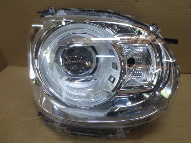 こ*が様 ムーブキャンバス　LA800S　左ヘッドランプ ムーヴキャンバス LA800S LED 左ヘッドライト KOITO ダイハツ