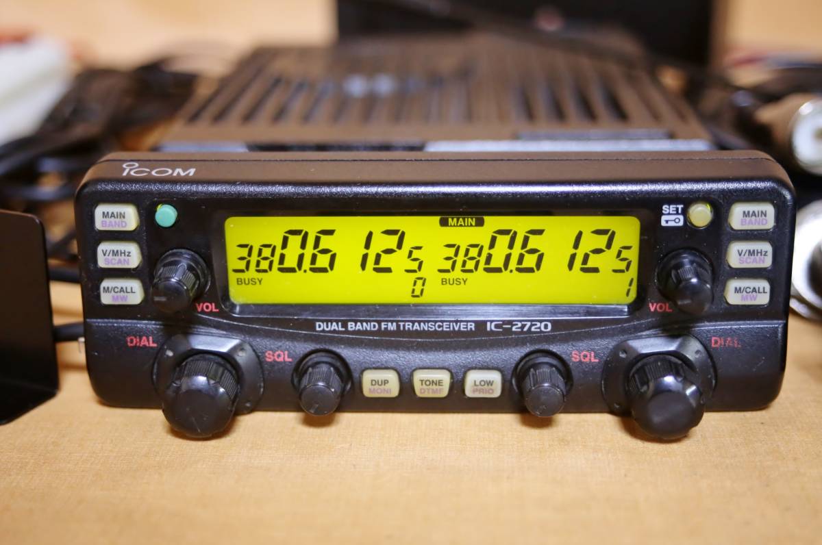 アイコム・アマチュア無線機IC-2720