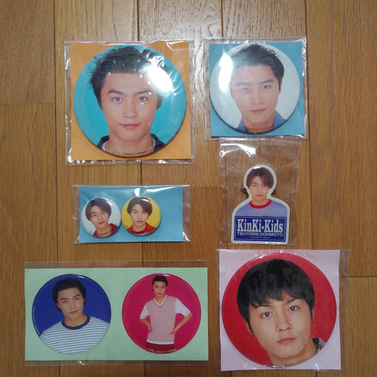 ⭐️貴重品　KinKi Kids 缶バッチ　シール 新品】KinKi Kids 堂本剛／昔の公式缶バッジ11個（1995年～1998年）の