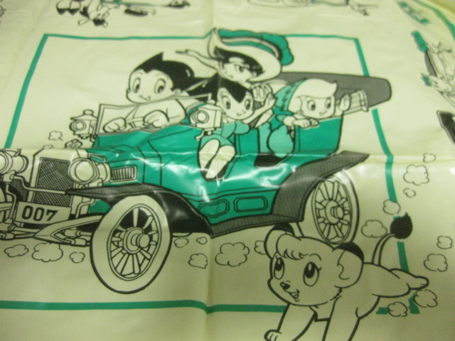 昭和レトロ 手塚治虫キャラクターイラスト ビニールシート リボンの騎士 ジャングル大帝 鉄腕アトム等のイラスト イエロー の落札情報詳細 ヤフオク落札価格情報 オークフリー スマートフォン版