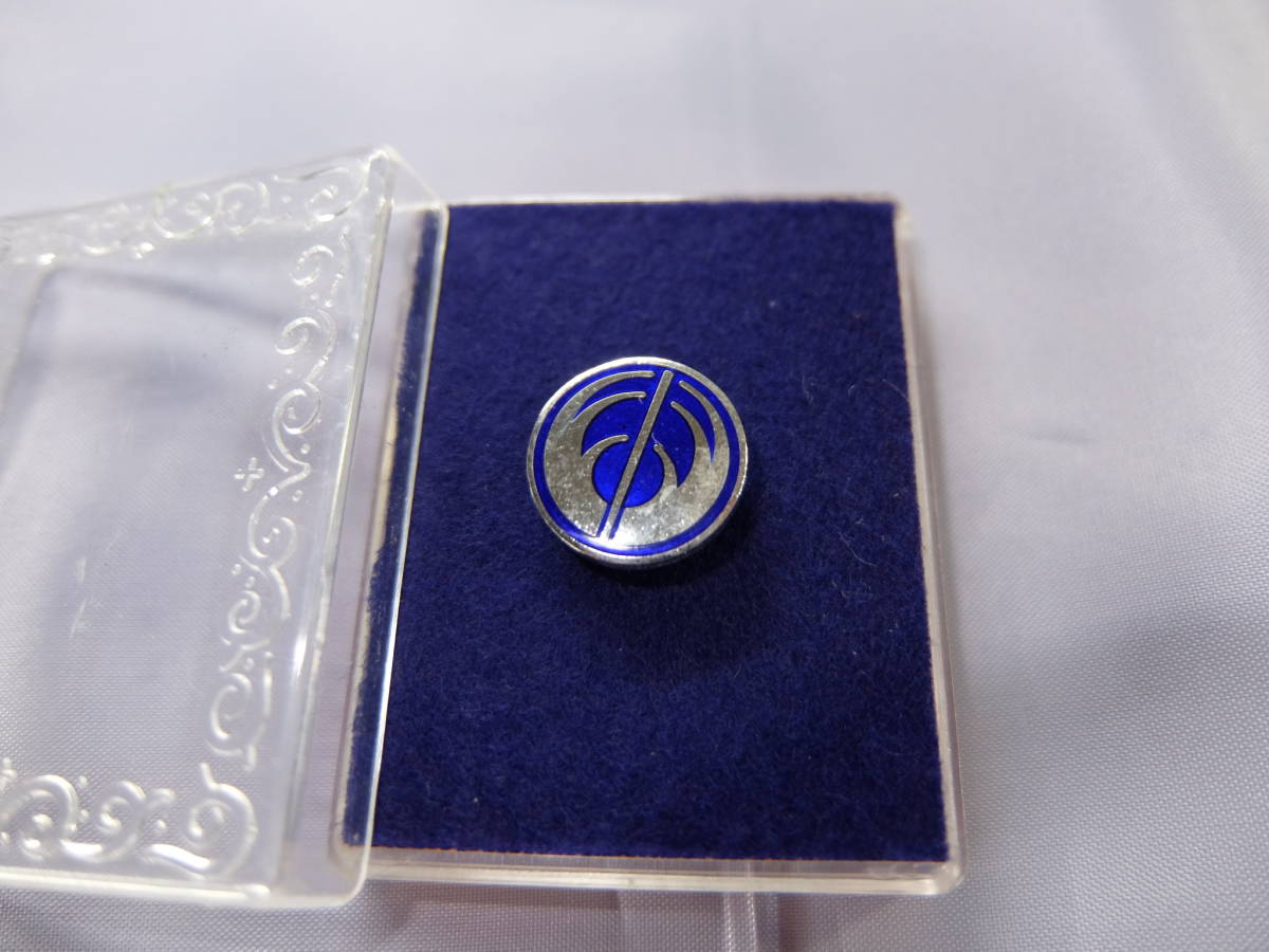 警視庁警備部 第六機動隊 若鹿の六機 エンブレムのバッジ 純銀の部隊章 ケース付 警察 社章 バッチ マーク 記章 徽章 の落札情報詳細 ヤフオク落札価格情報 オークフリー スマートフォン版