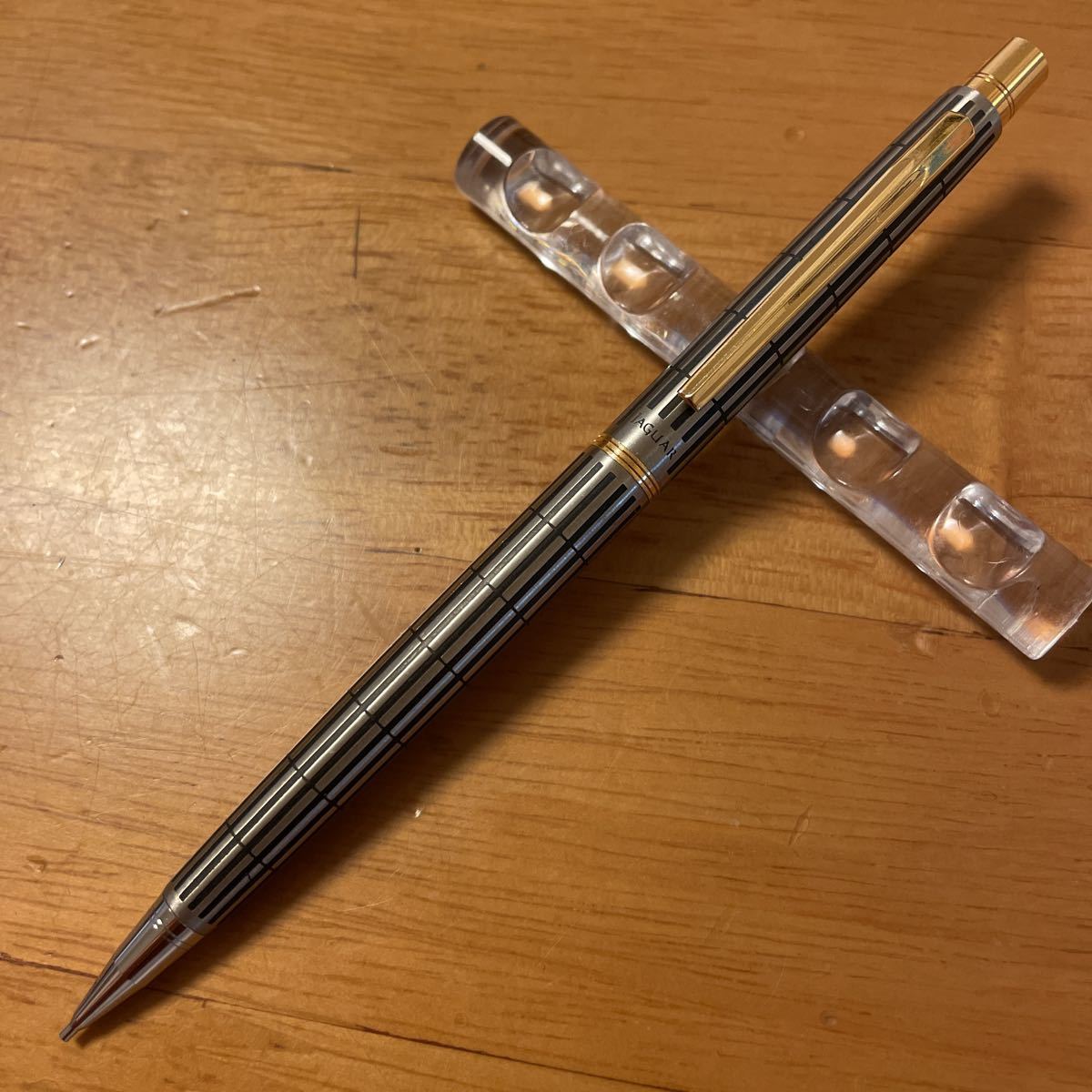 新品】新品 廃盤 三菱 ユニ Jaguar ジャガー シャーペン 蝕刻加工 0.5