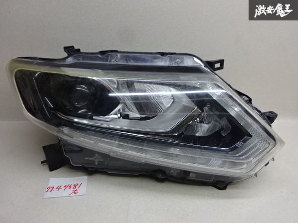 日産 エクストレイル NT32 右ヘッドライト