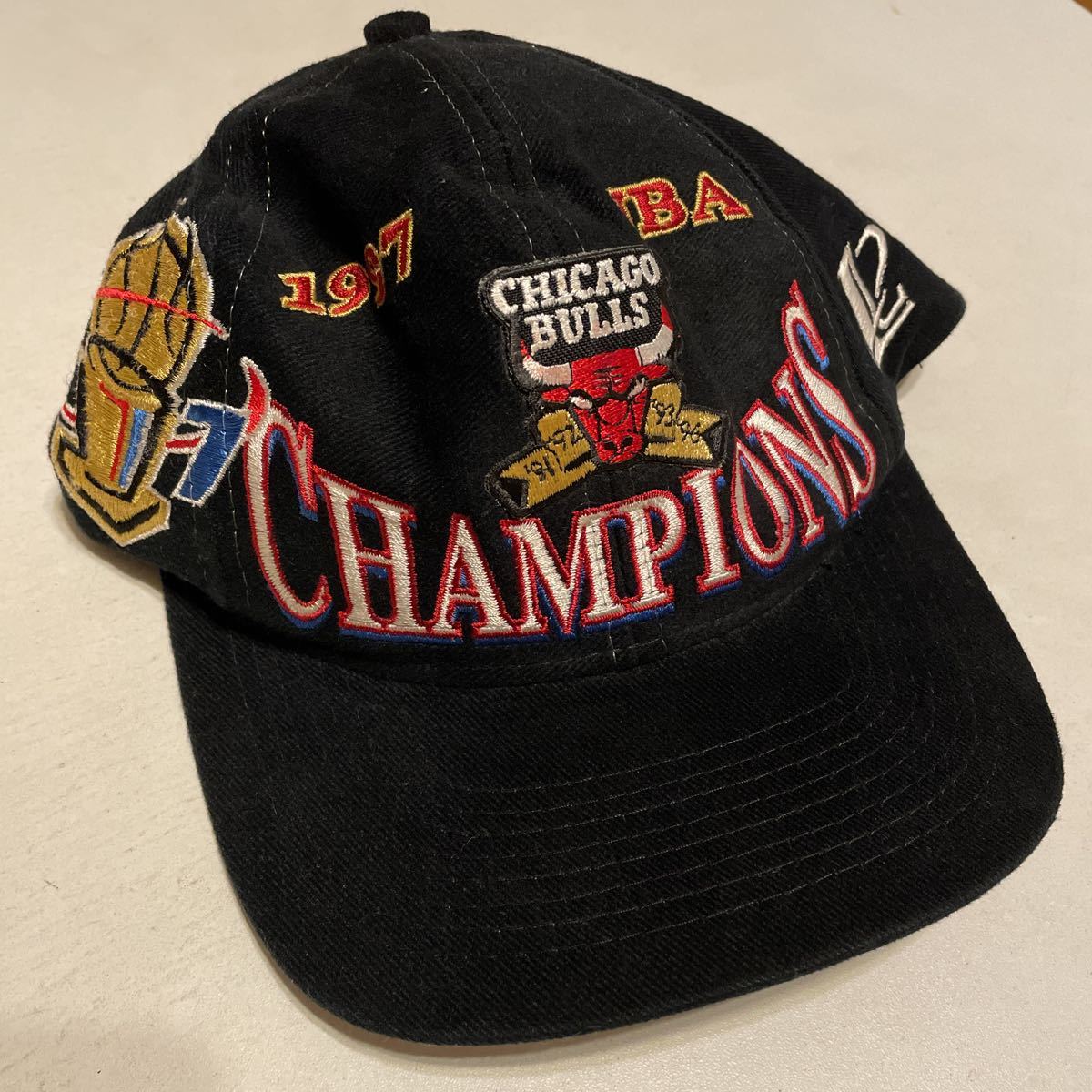 目立った傷や汚れなし】NBA シカゴブルズ 1997年 ロッカールーム
