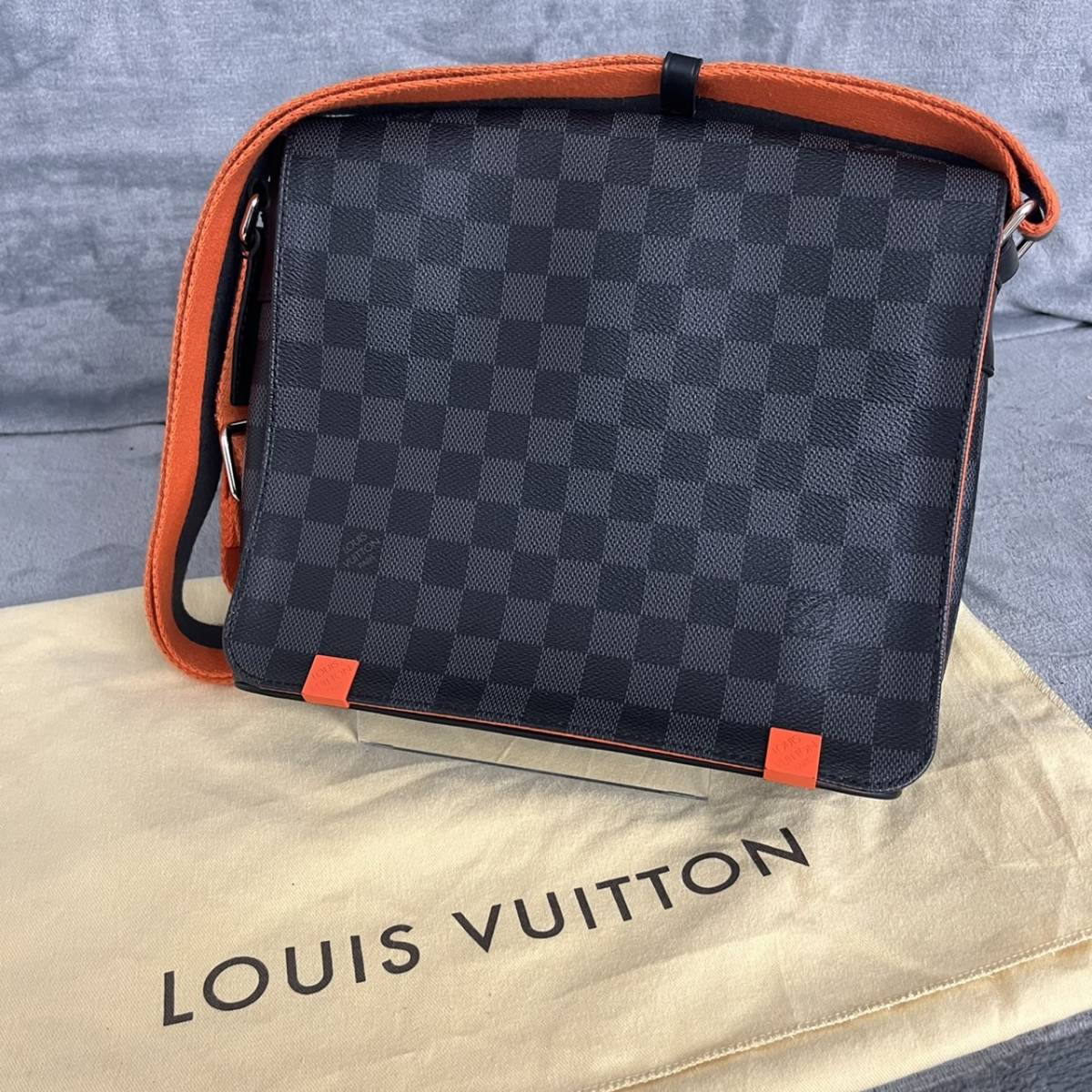 【目立った傷や汚れなし】LOUIS VUITTON ルイ ヴィトン ダミエグラフィット ディストリクトPM ショルダーバッグ 斜め掛け