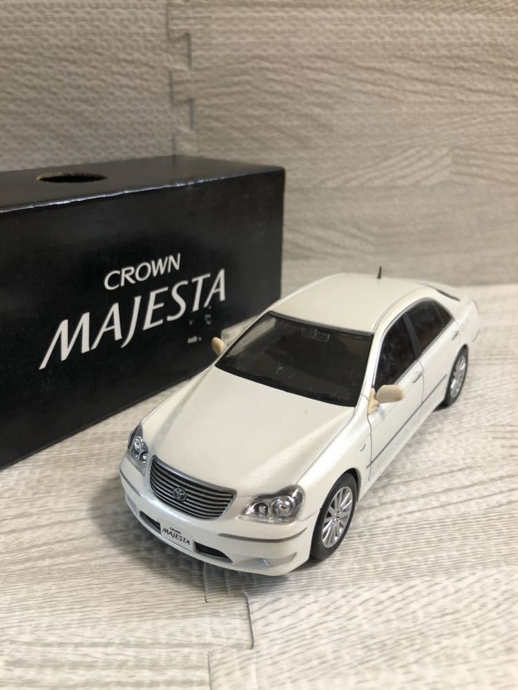 中古】1/30 トヨタ クラウンマジェスタ CROWN MAJESTA 非売品 カラー