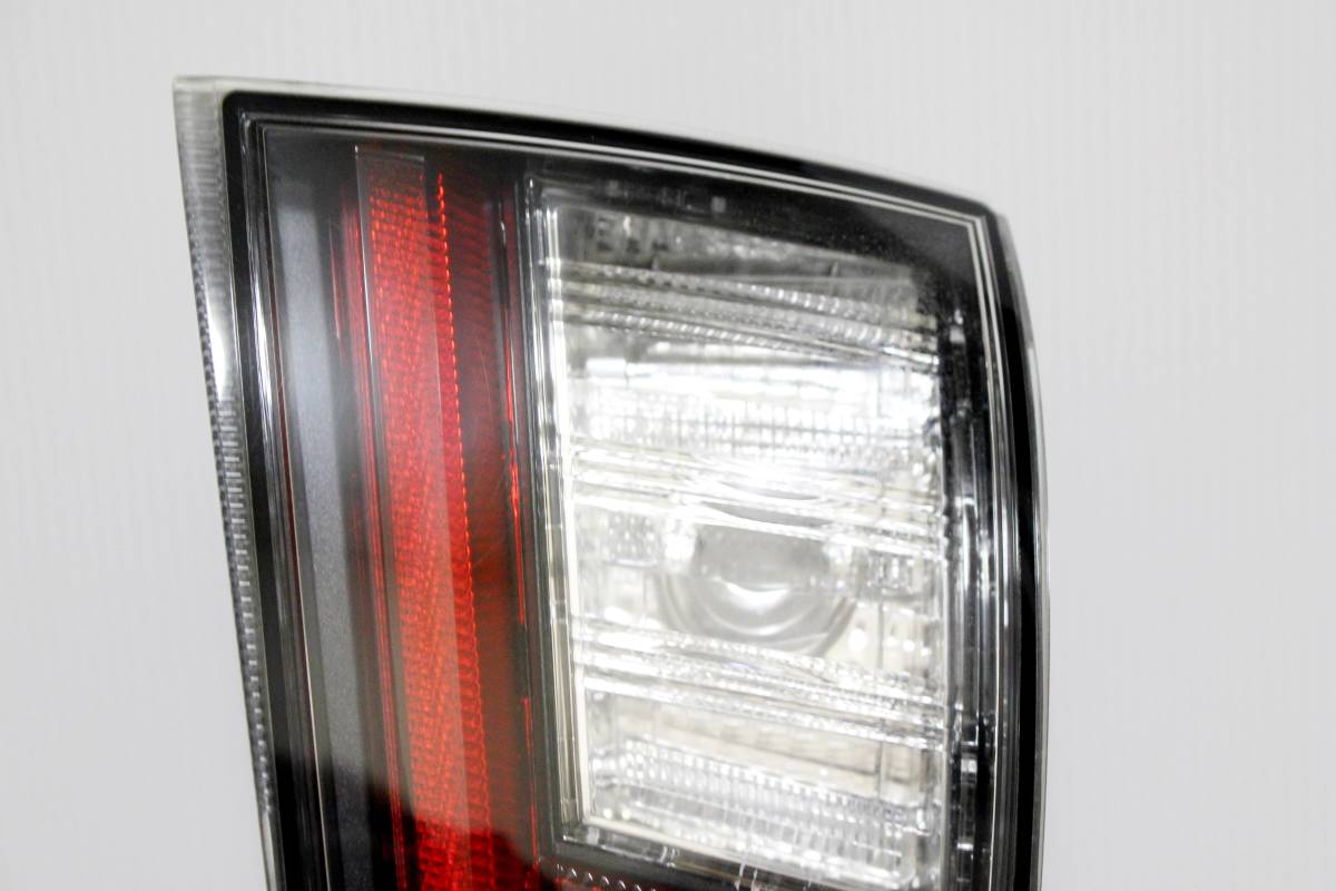 50 プリウス テールランプ 右 81580-47020 やや傷や汚れあり】[LED点灯OK!!] 50 プリウス ZVW50 前期 純正