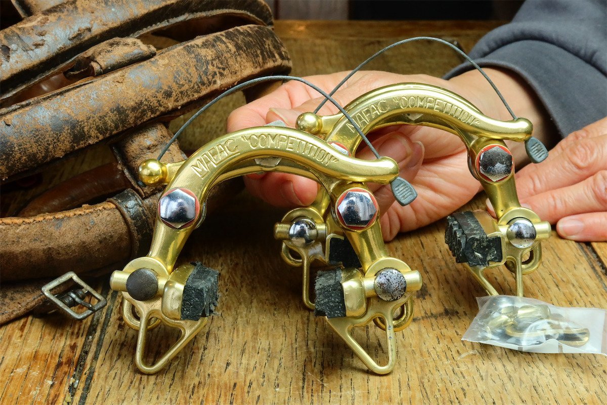 Brake Calipers Coated In A Gold Medallion Finish | Gallery Project | Prismatic Powders