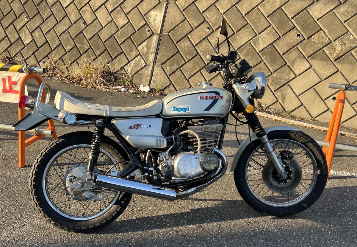 gt380 逆車 （SUZUKI GT750 1973モデル セミレストア 逆車 GT750B1 