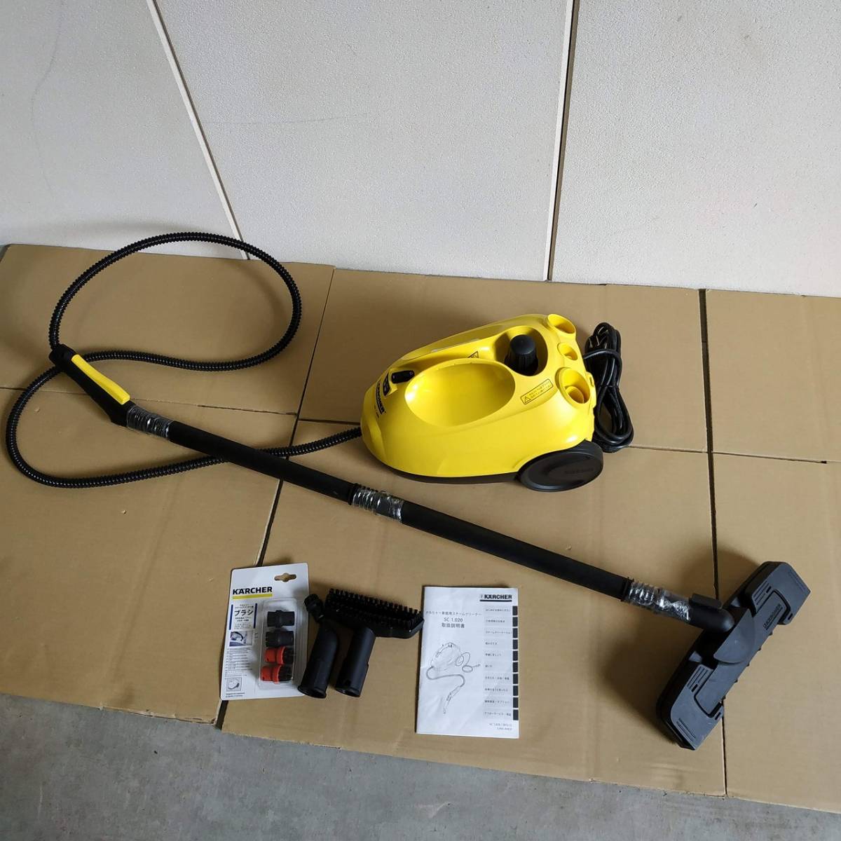 【傷や汚れあり】 KARCHER ケルヒャー 家庭用スチームクリーナー スチームクリーナー SC1020 USED 変えブラシ付 外箱無し