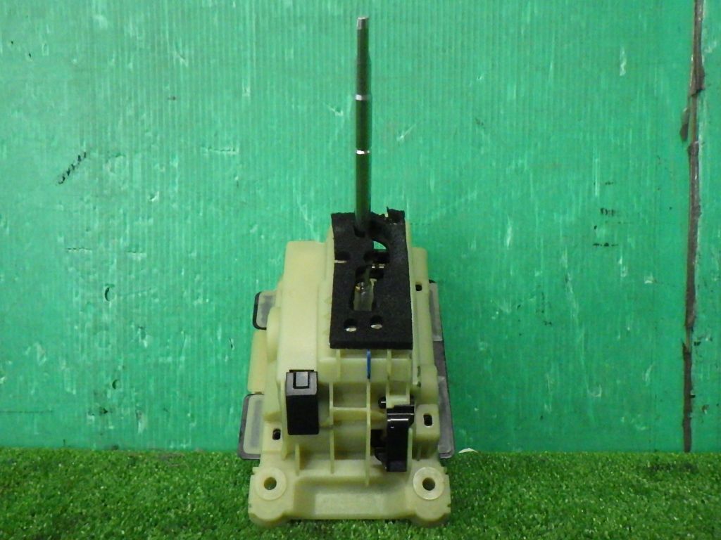 【やや傷や汚れあり】ベンツE350ワゴン[W211後期]シフトレバー A2112674224 シフトゲートユニットの落札情報詳細 - ヤフオク ...