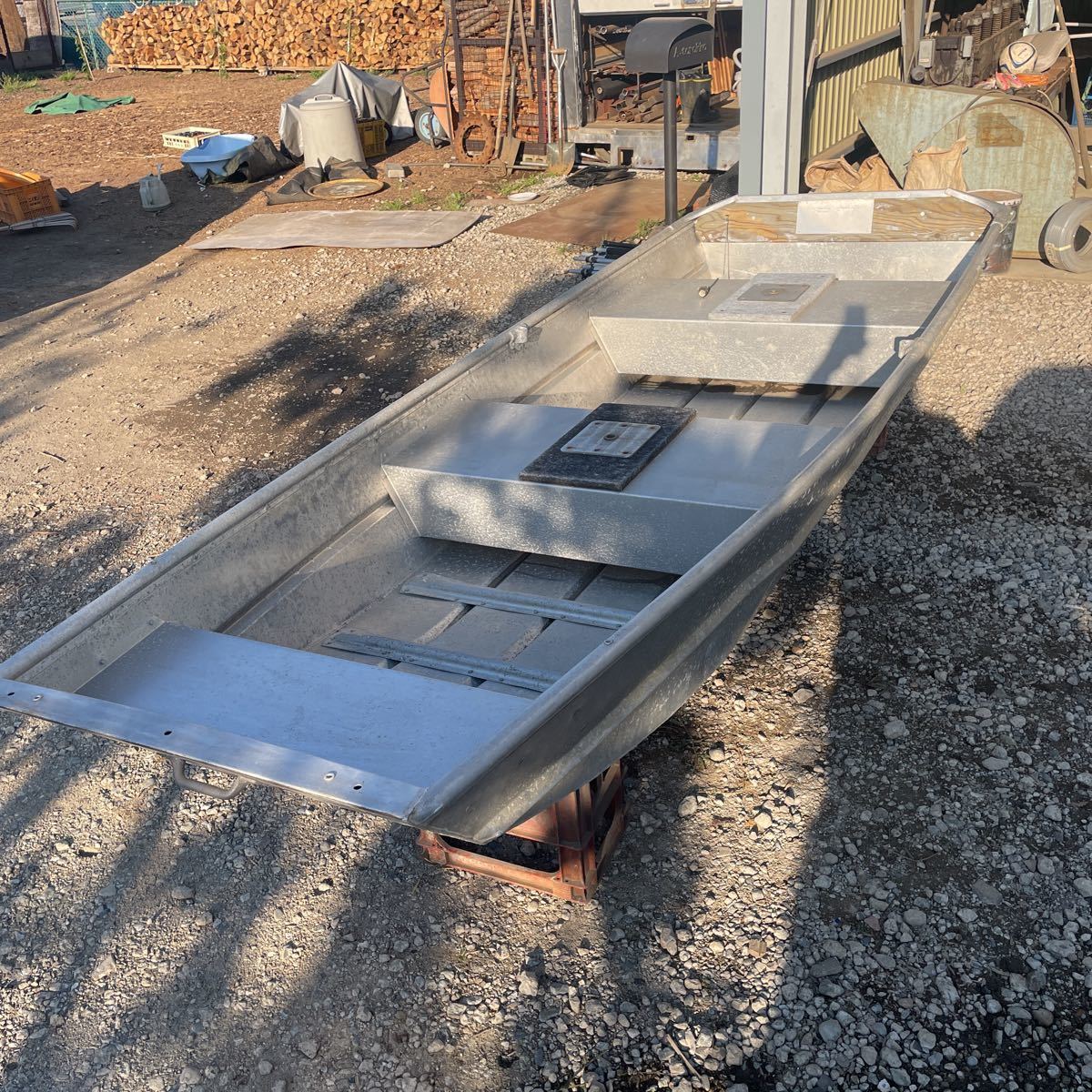 アルミボートLandau ランドー 1244F バスフィッシング