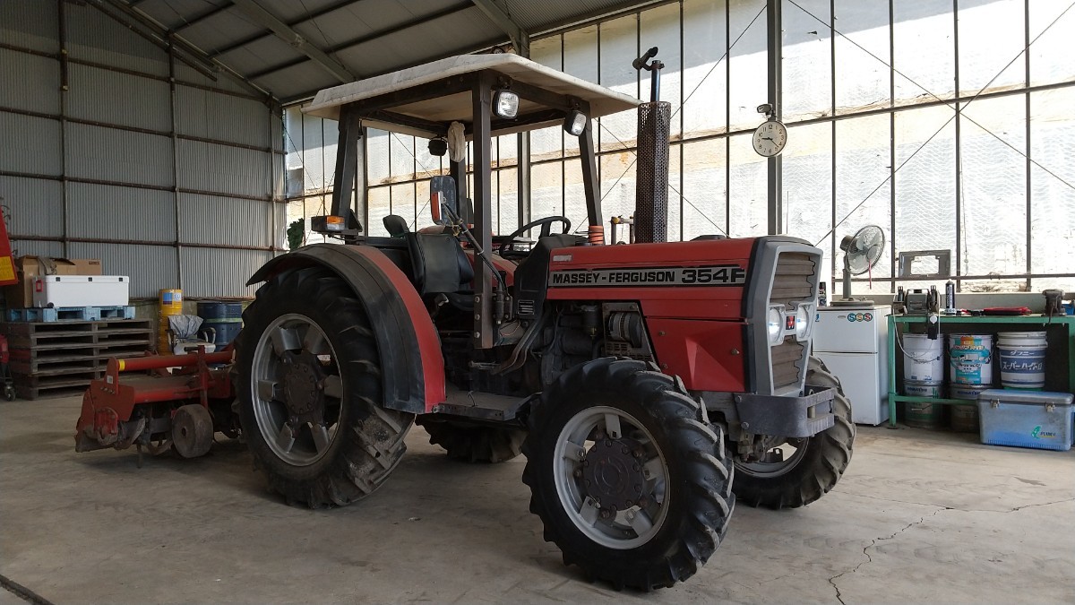 マッセイファーガソン社 MF3065 農用トラクター