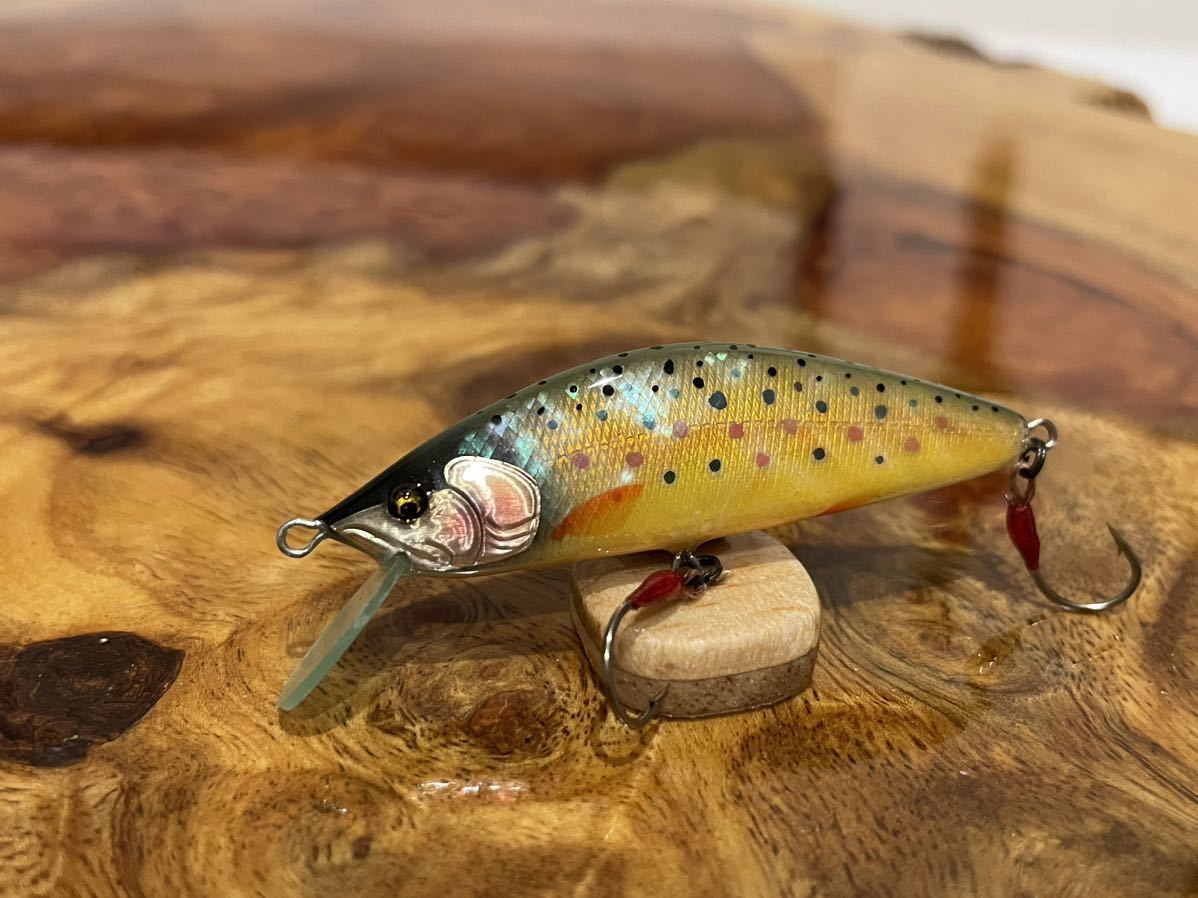 T.C.G Handmade Lures 45s No.15 ハンドメイドミノー アワビ貼り