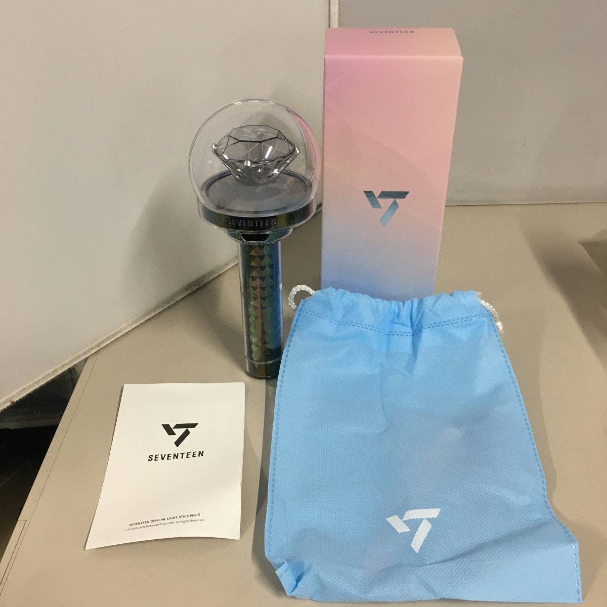 【目立った傷や汚れなし】 SEVENTEEN OFFICIAL LIGHT STICK VER.3 CARAT棒 カラット ペンライト 【23/0916/01の落札情報詳細 ヤフオク落札