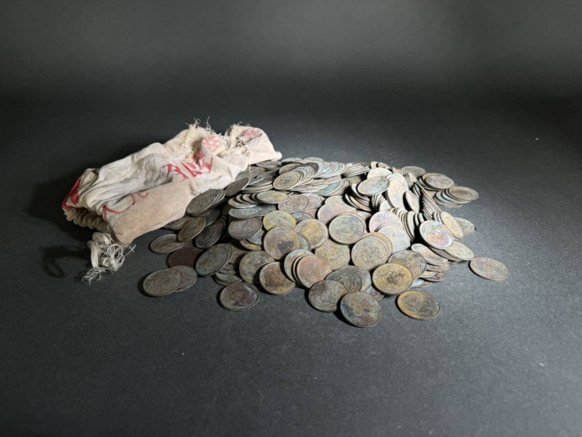 古錢 中国コイン4枚 （目立った傷や汚れなし】金庫出し 中国古銭 硬貨 