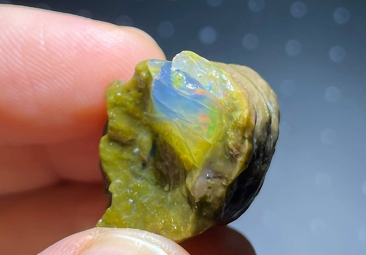 宝坂オパール　遊色セミブラックノジュール　原石　国産鉱物 宝坂オパール 遊色セミブラックノジュール 原石 国産鉱物 - メルカリ