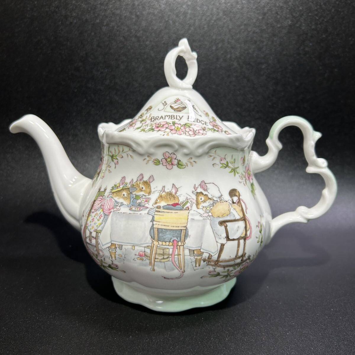 【やや傷や汚れあり】Royal Doulton ロイヤルドルトン ブランブリーヘッジ TEA SERVICE ティーポット BRAMBLY